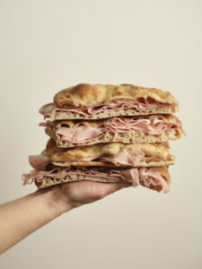 pizza bianca con la mortadella